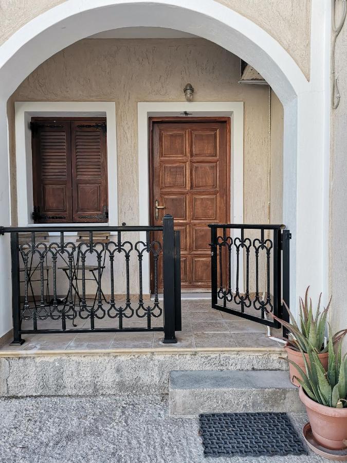 Villa Perissa Thira Eksteriør billede
